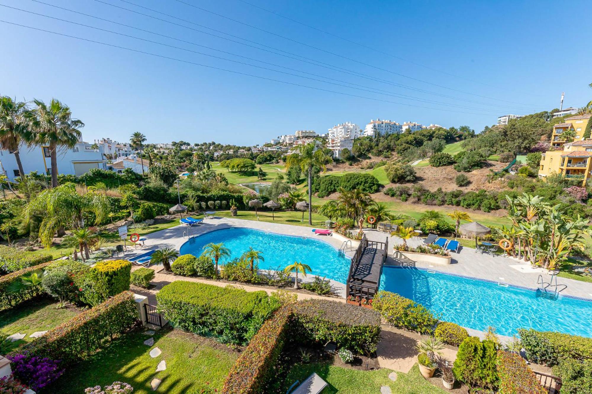 Stunning Golf View Apt, Miraflores Golf