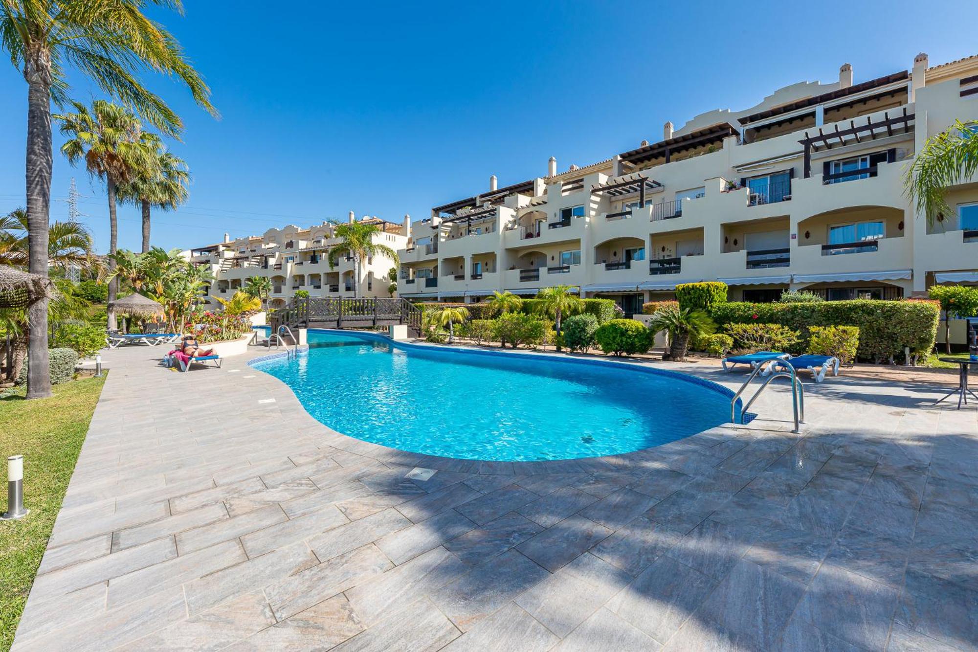 Stunning Golf View Apt, Miraflores Golf