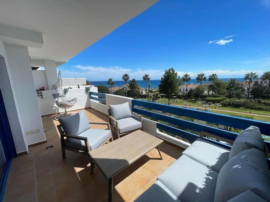 Apartment with Sea Views! Duquesa Suites Golf & Gardens view 4