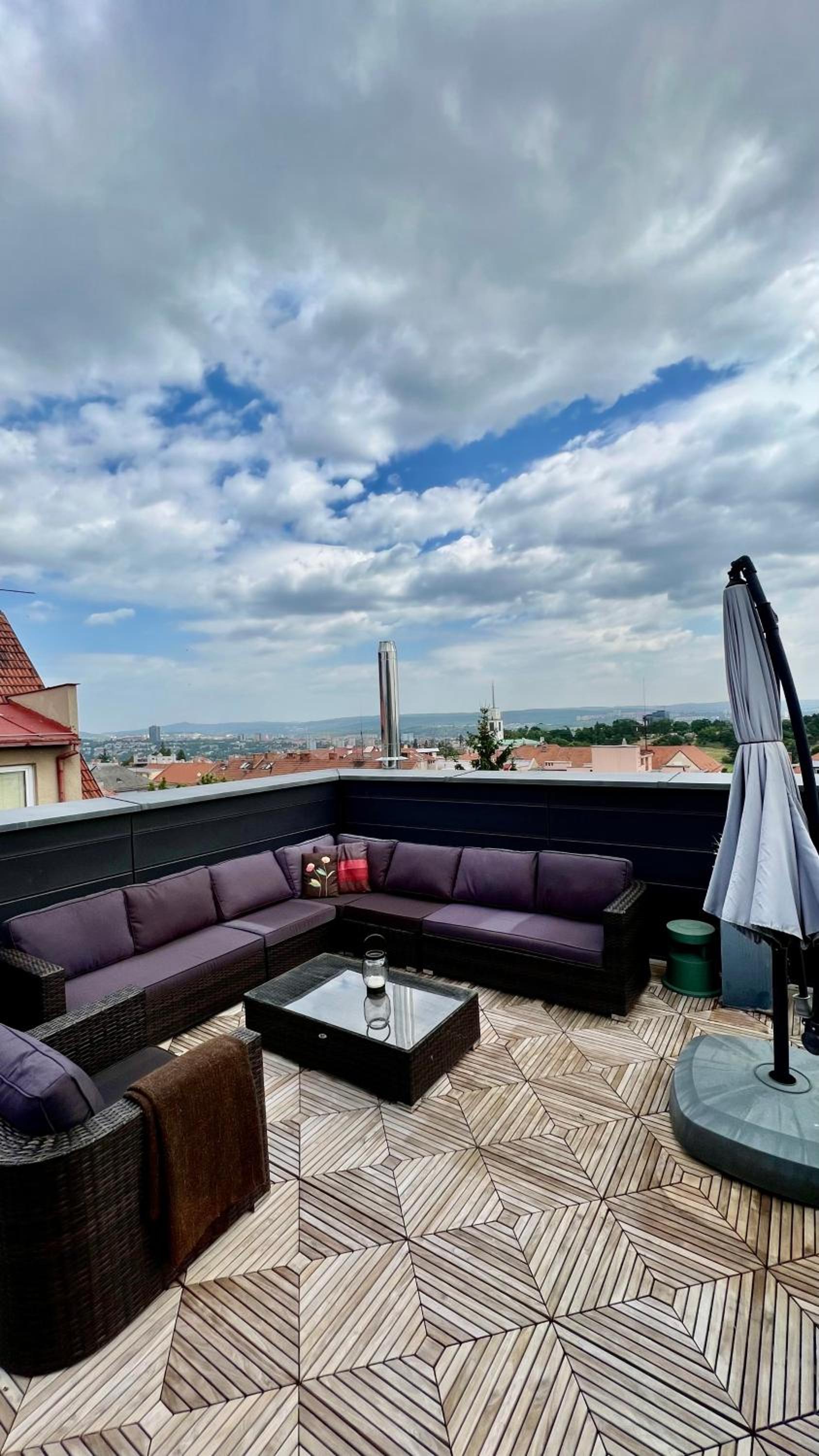 Apartmán se saunou a terasou s výhledem na Brno