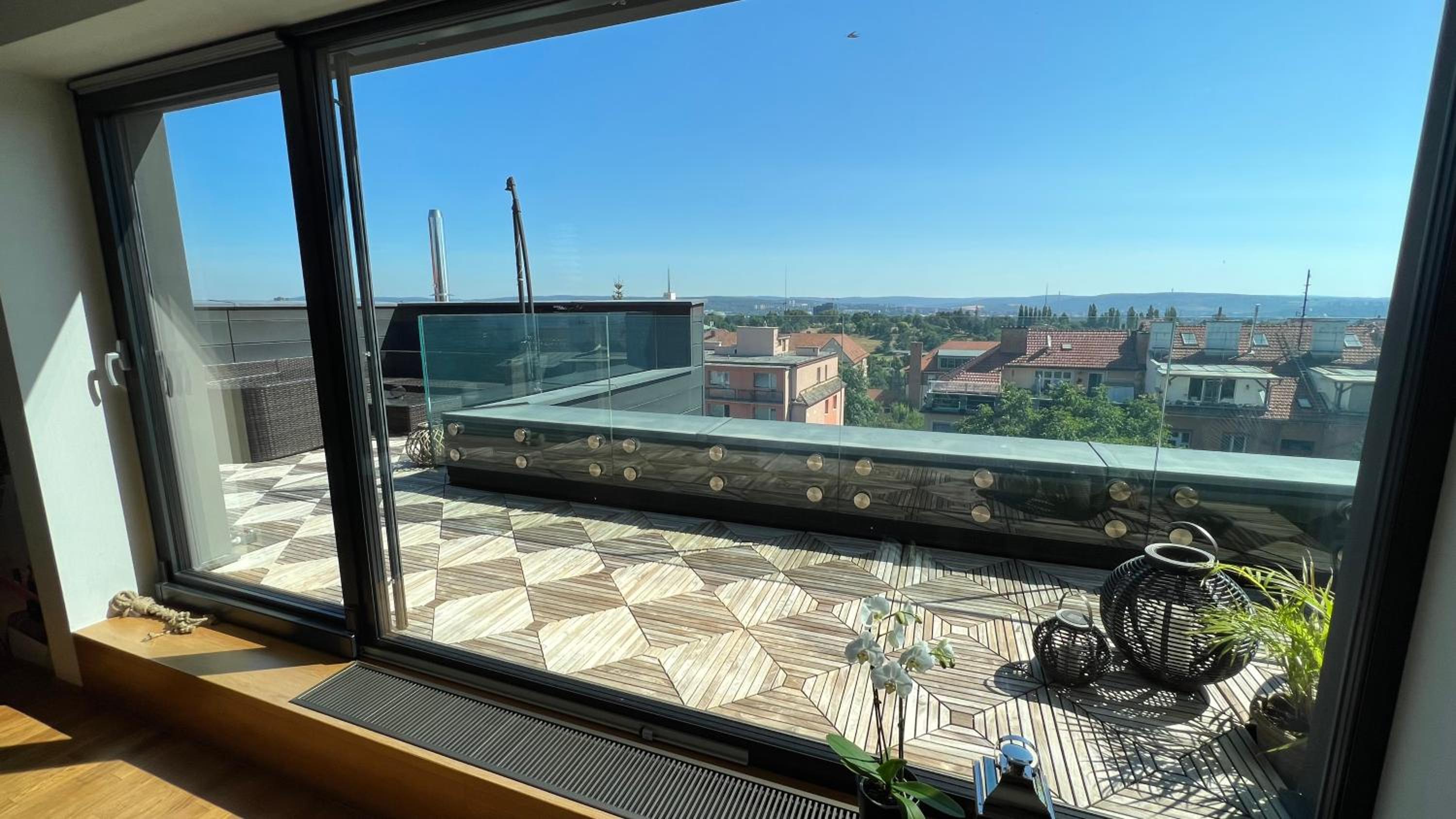Apartmán se saunou a terasou s výhledem na Brno
