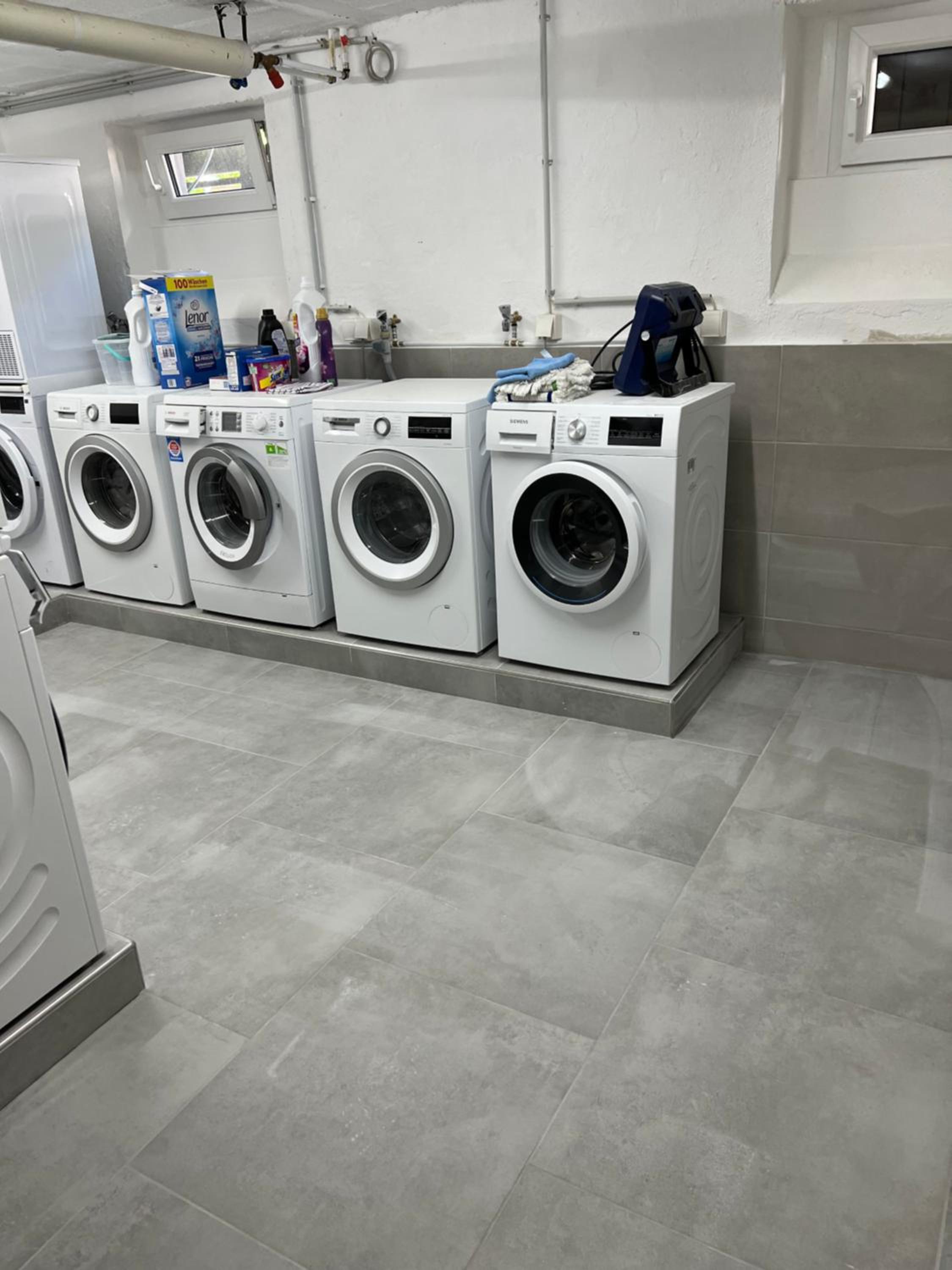 Große moderne Ferienwohnung mit Klimaanlage, Parkplatz inklusive TOP !