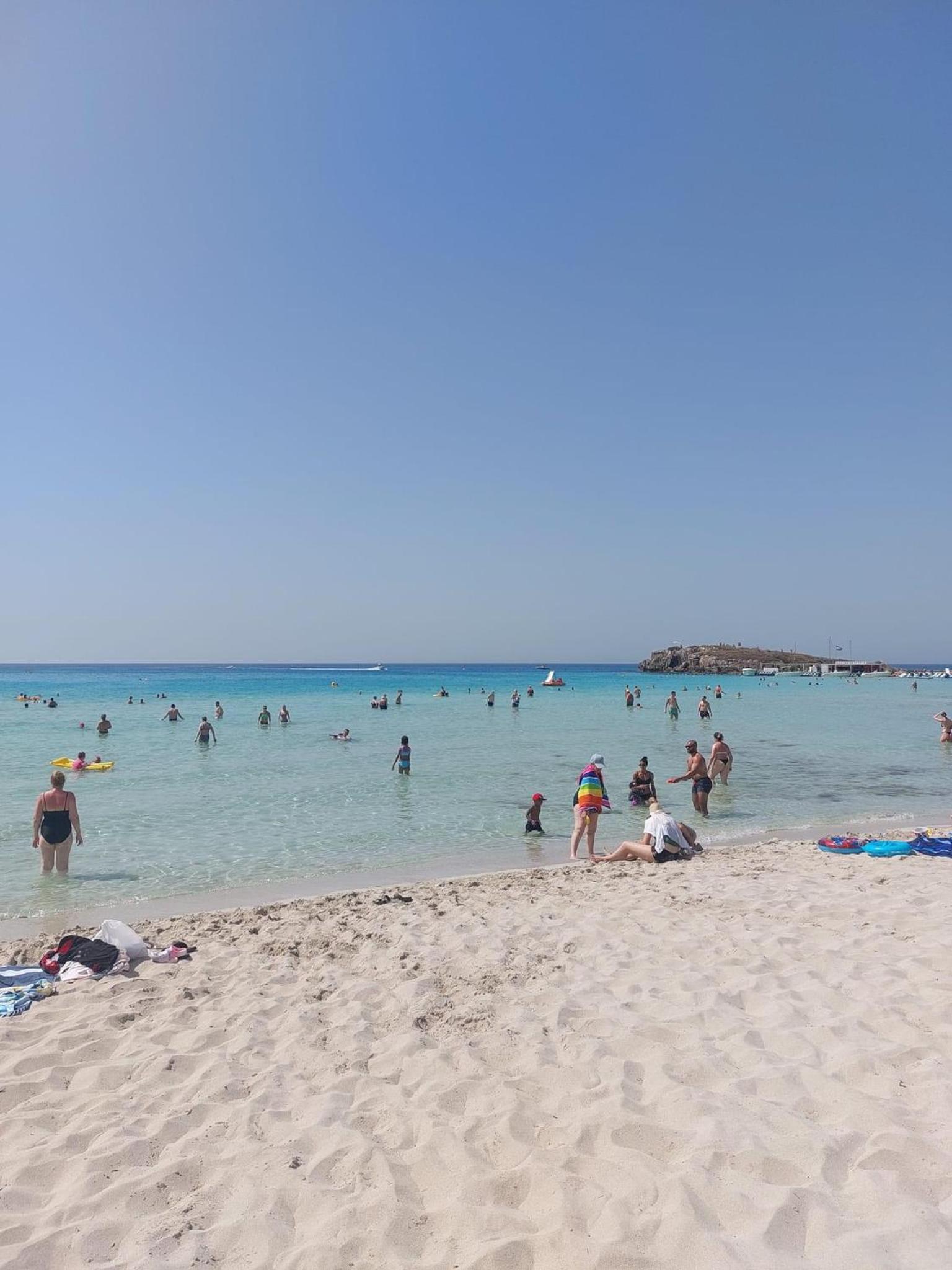 NISSI BEACH AYIA NAPA Pool View Apartment Large Terrace 450m from Nissi Beach