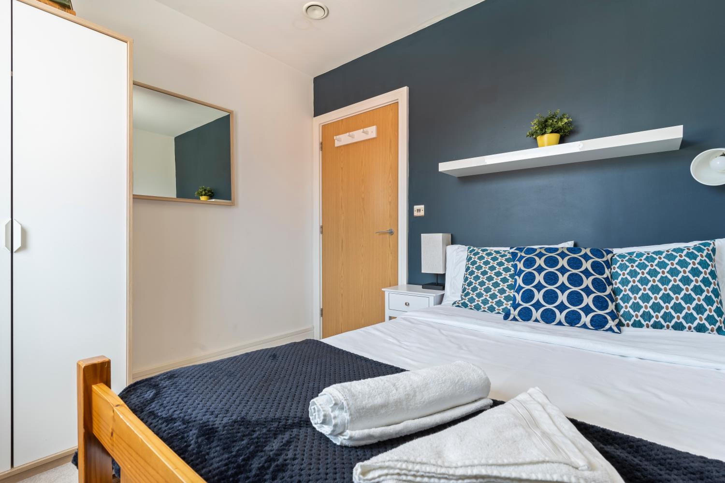 Elegant 3 Bed Apartment Near Many Attractions