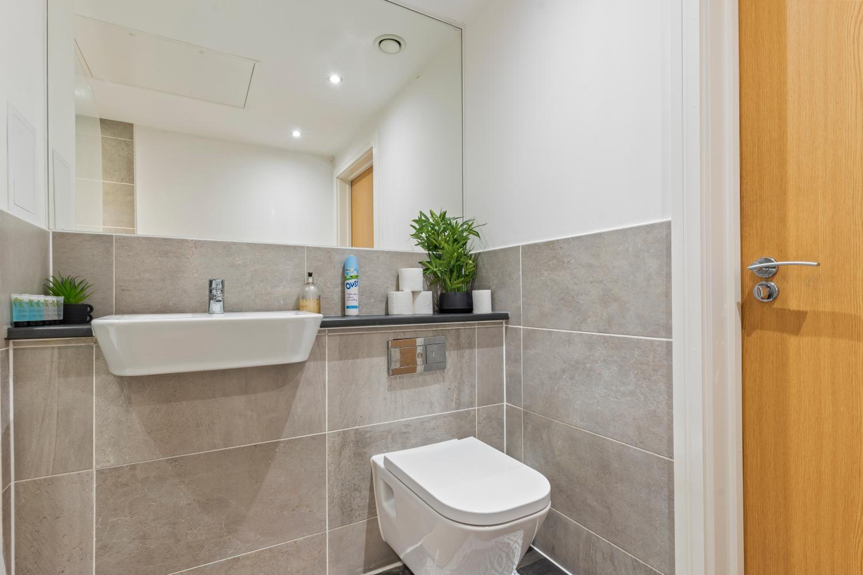 Elegant 3 Bed Apartment Near Many Attractions