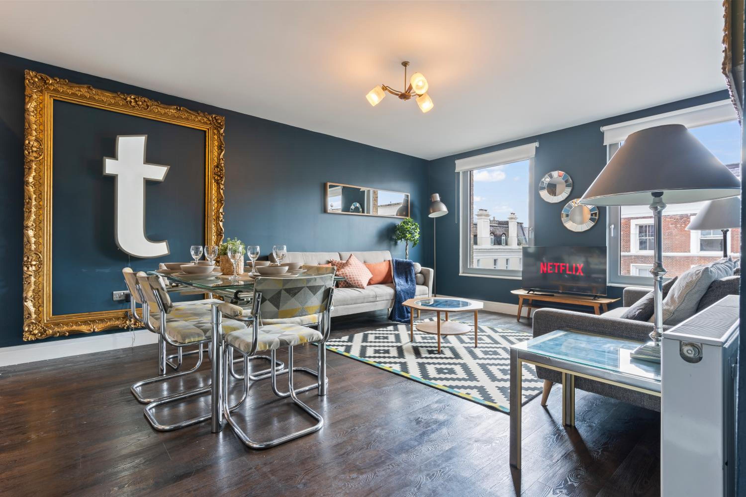 Elegant 3 Bed Apartment Near Many Attractions