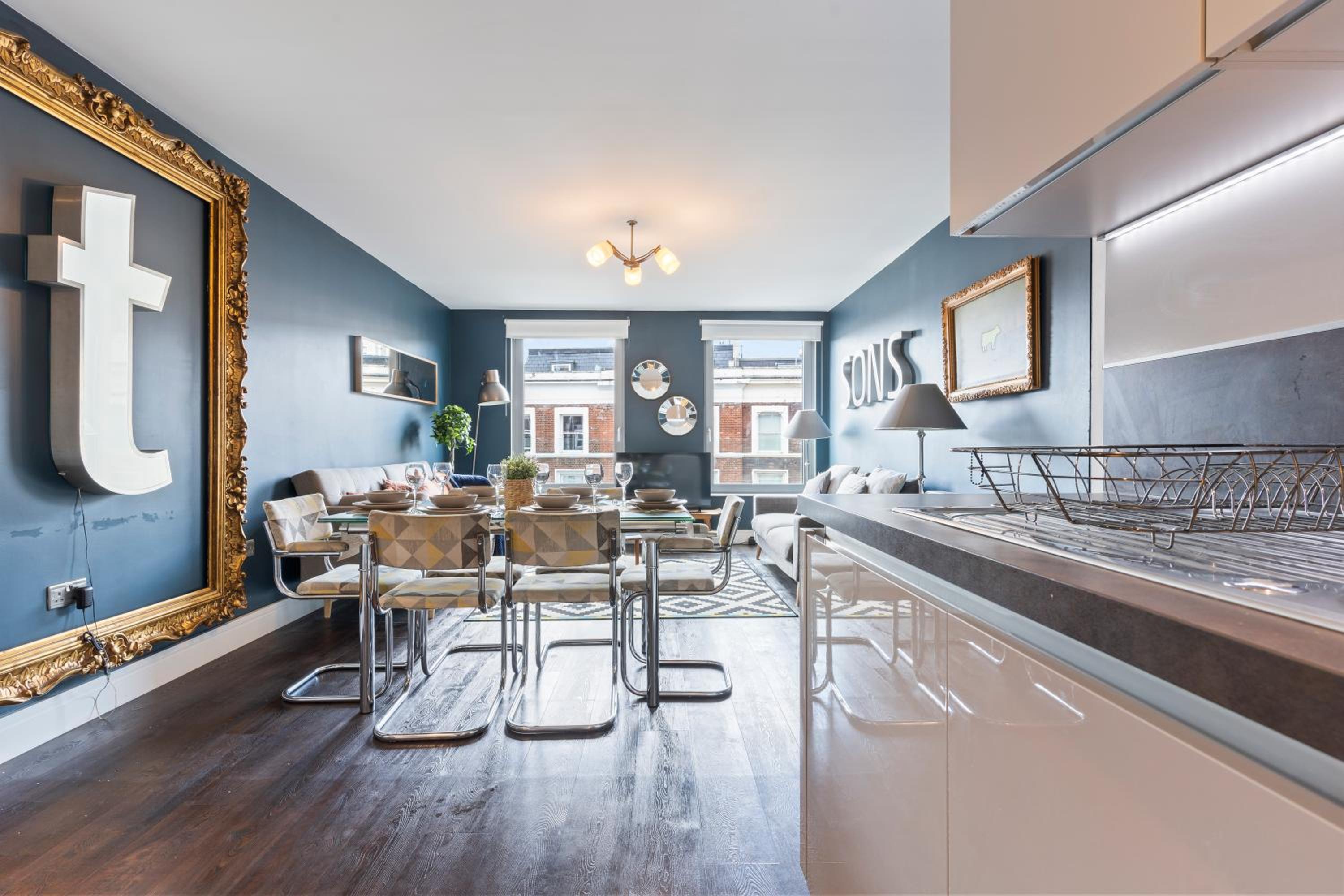 Elegant 3 Bed Apartment Near Many Attractions