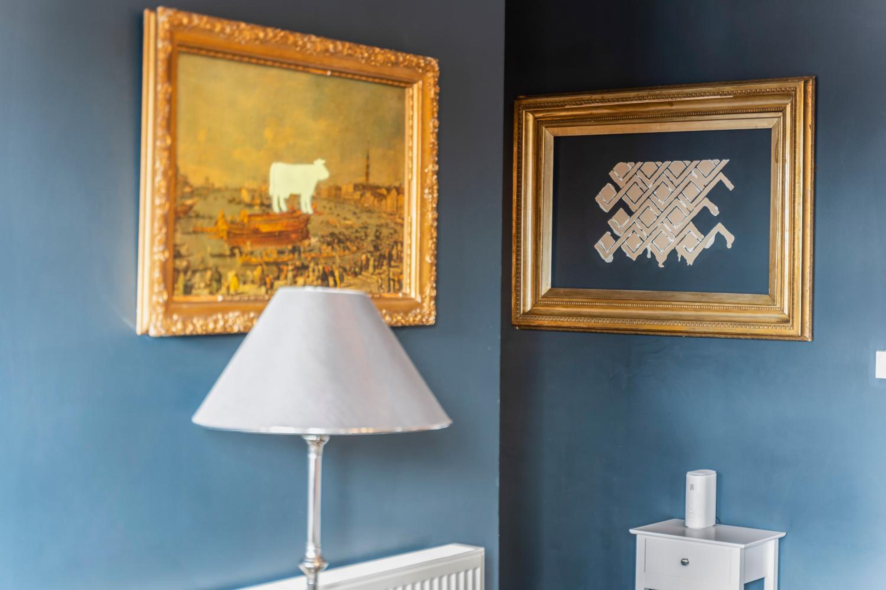 Elegant 3 Bed Apartment Near Many Attractions