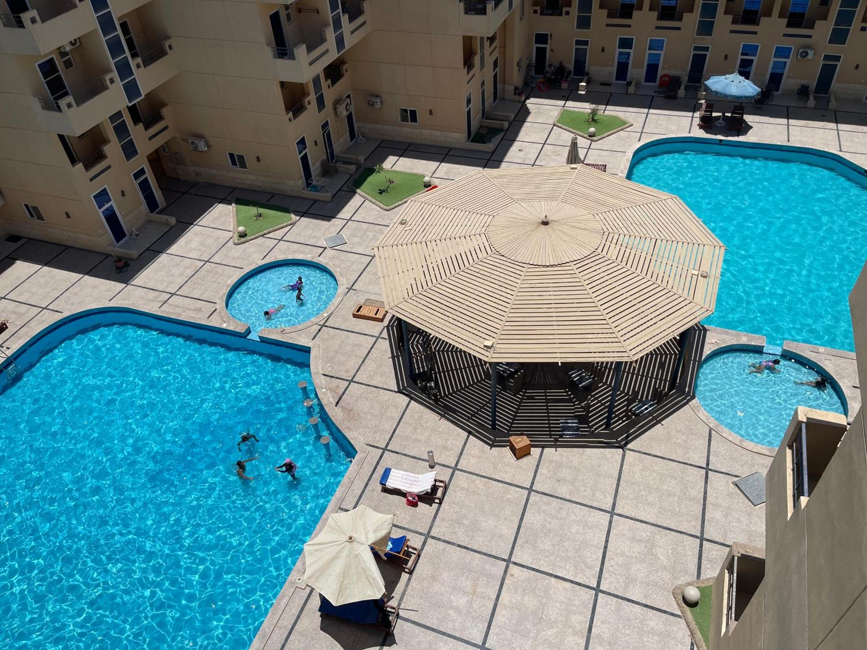 Wavesong Whispers flat where you can enjoy seaview with the best price and enjoy speedy wifi