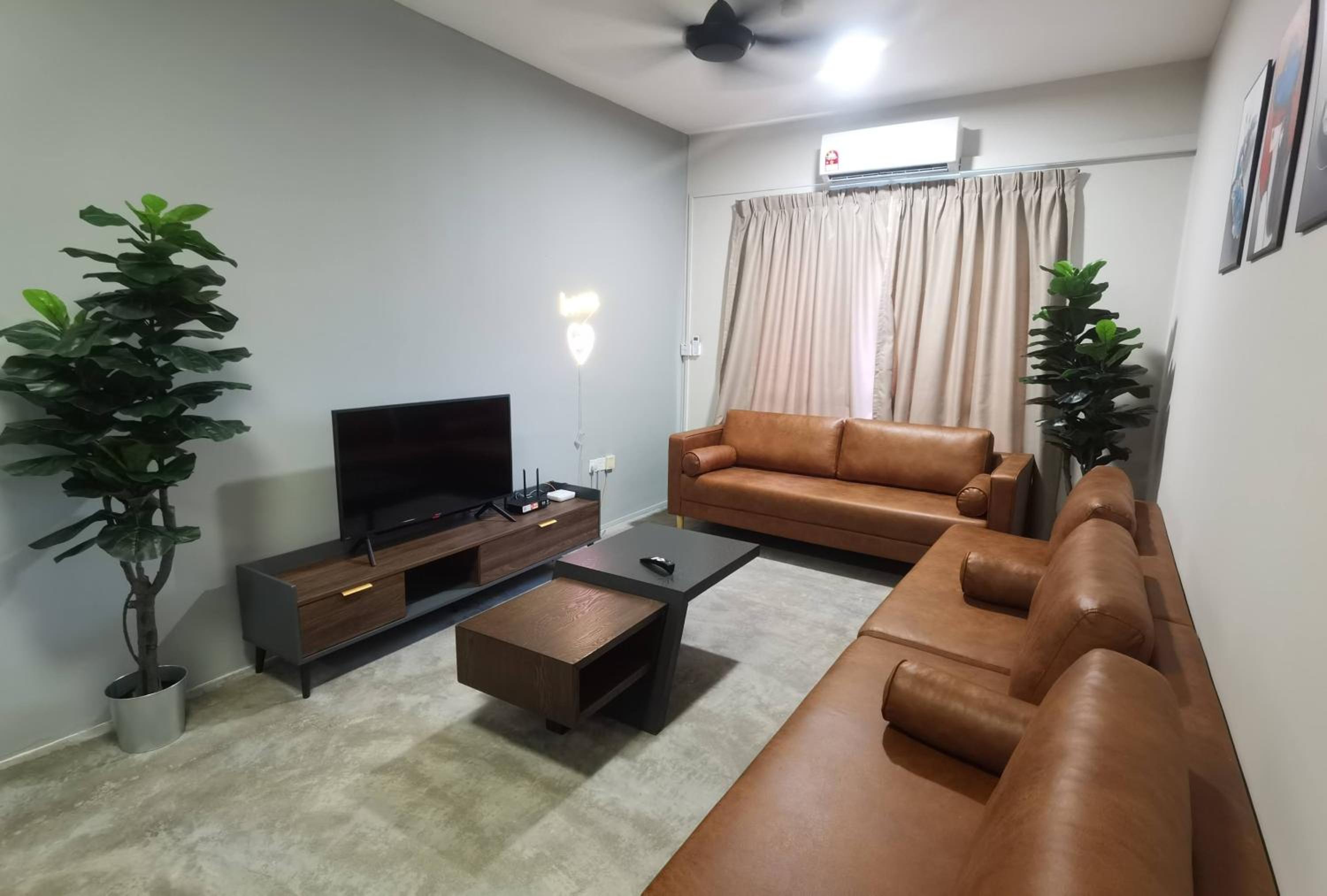 Mahkota Cheras 3R 2parking 8pax Comfy Sofa&Bed photo 5