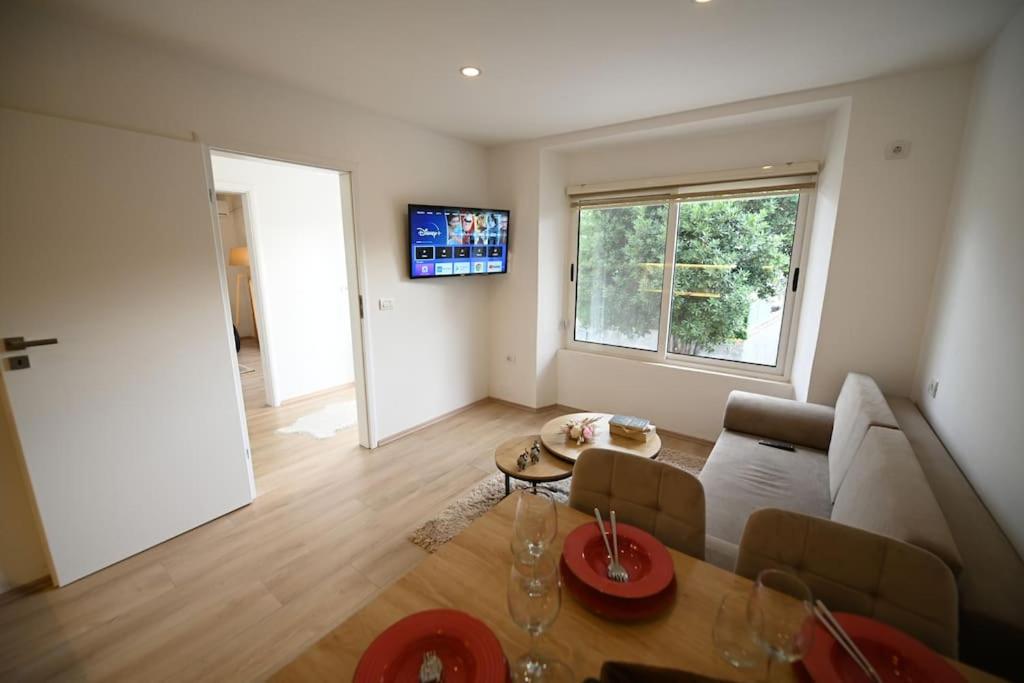 Nika Suite