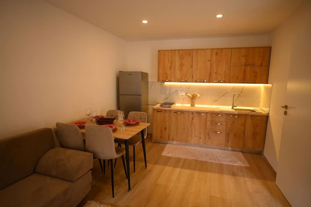 Nika Suite