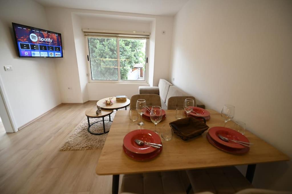 Nika Suite
