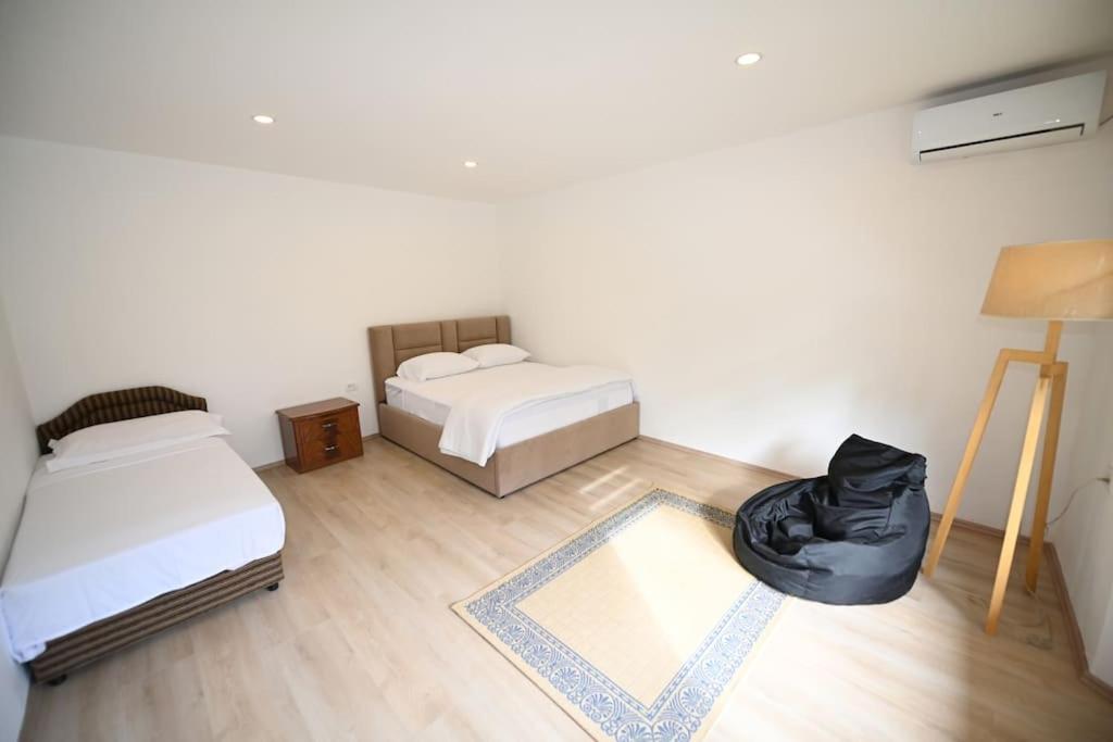 Nika Suite