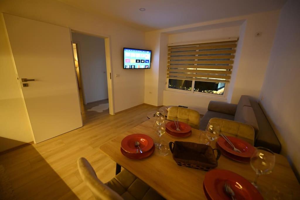 Nika Suite