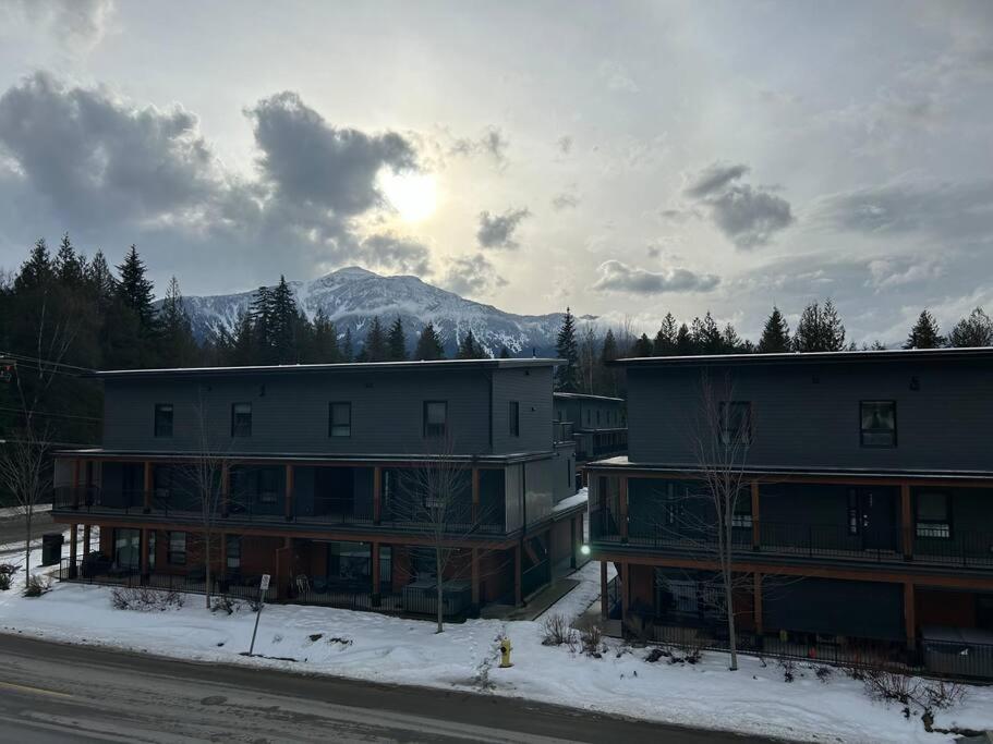 Base Camp Revy!