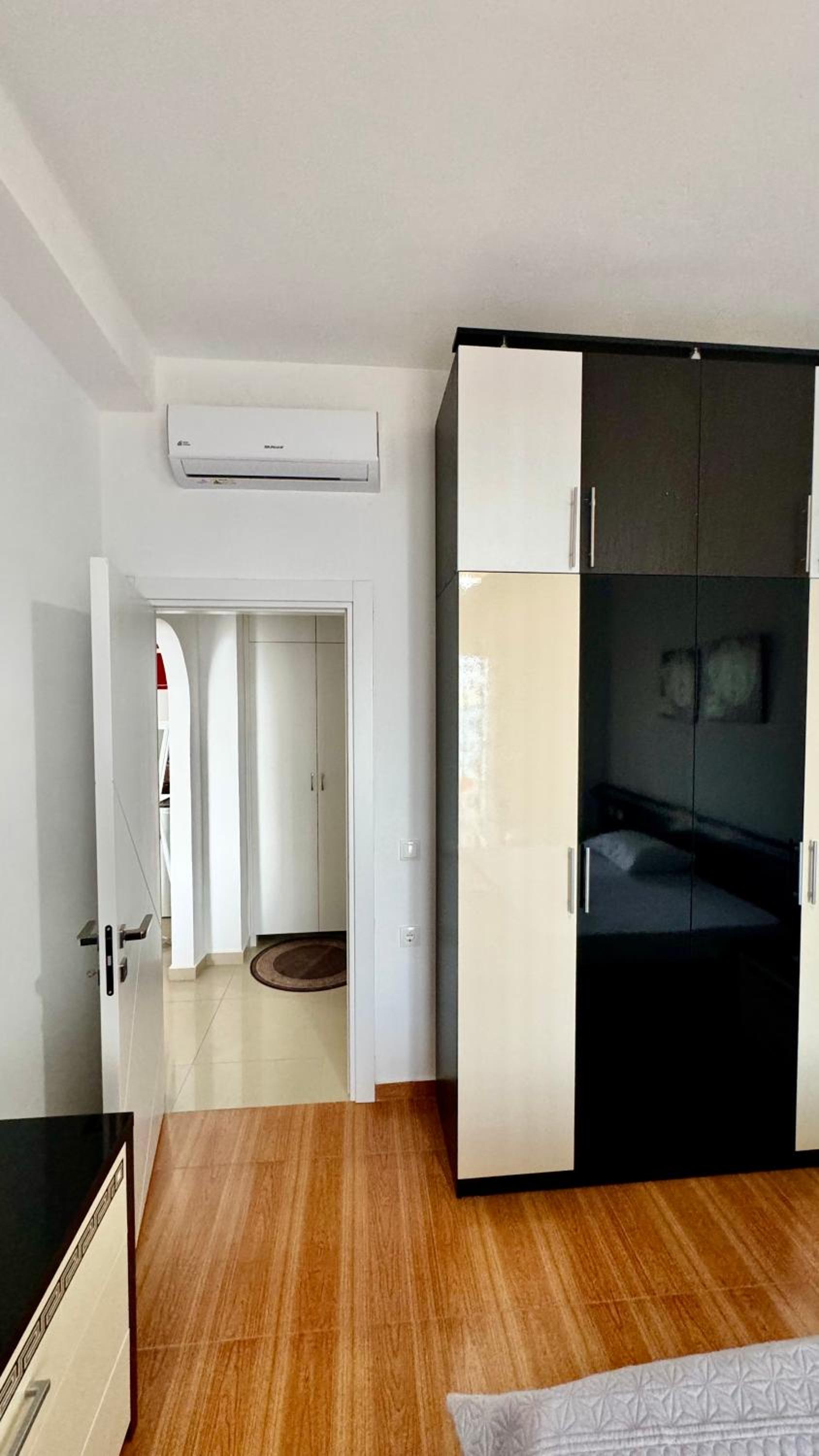 Red Infinity SeaView Apartment Saranda