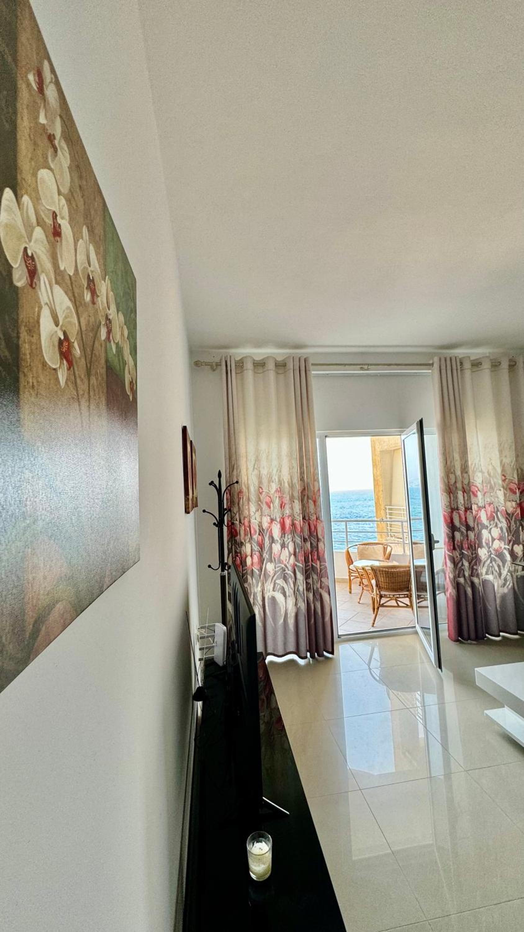 Red Infinity SeaView Apartment Saranda