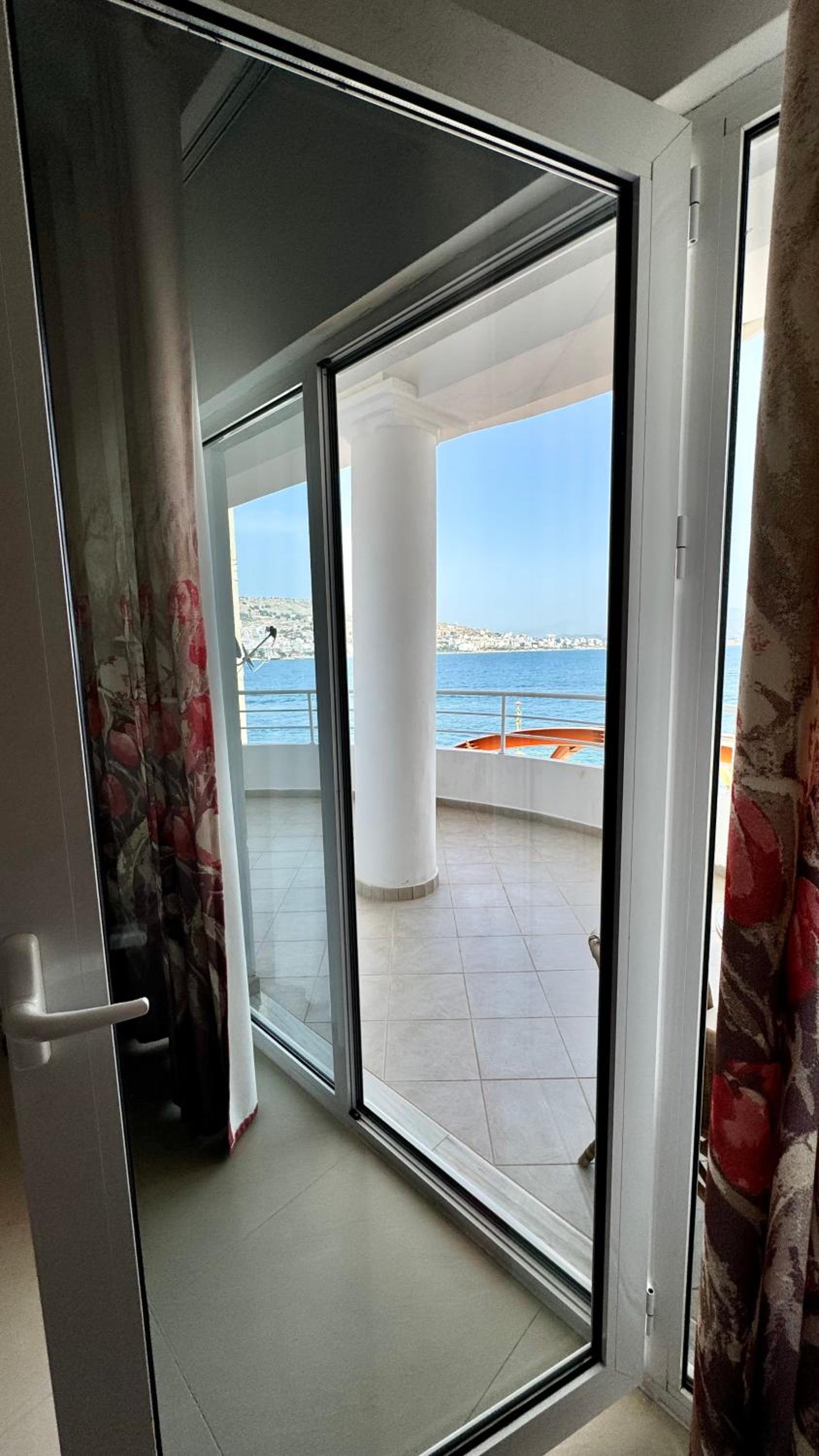 Red Infinity SeaView Apartment Saranda