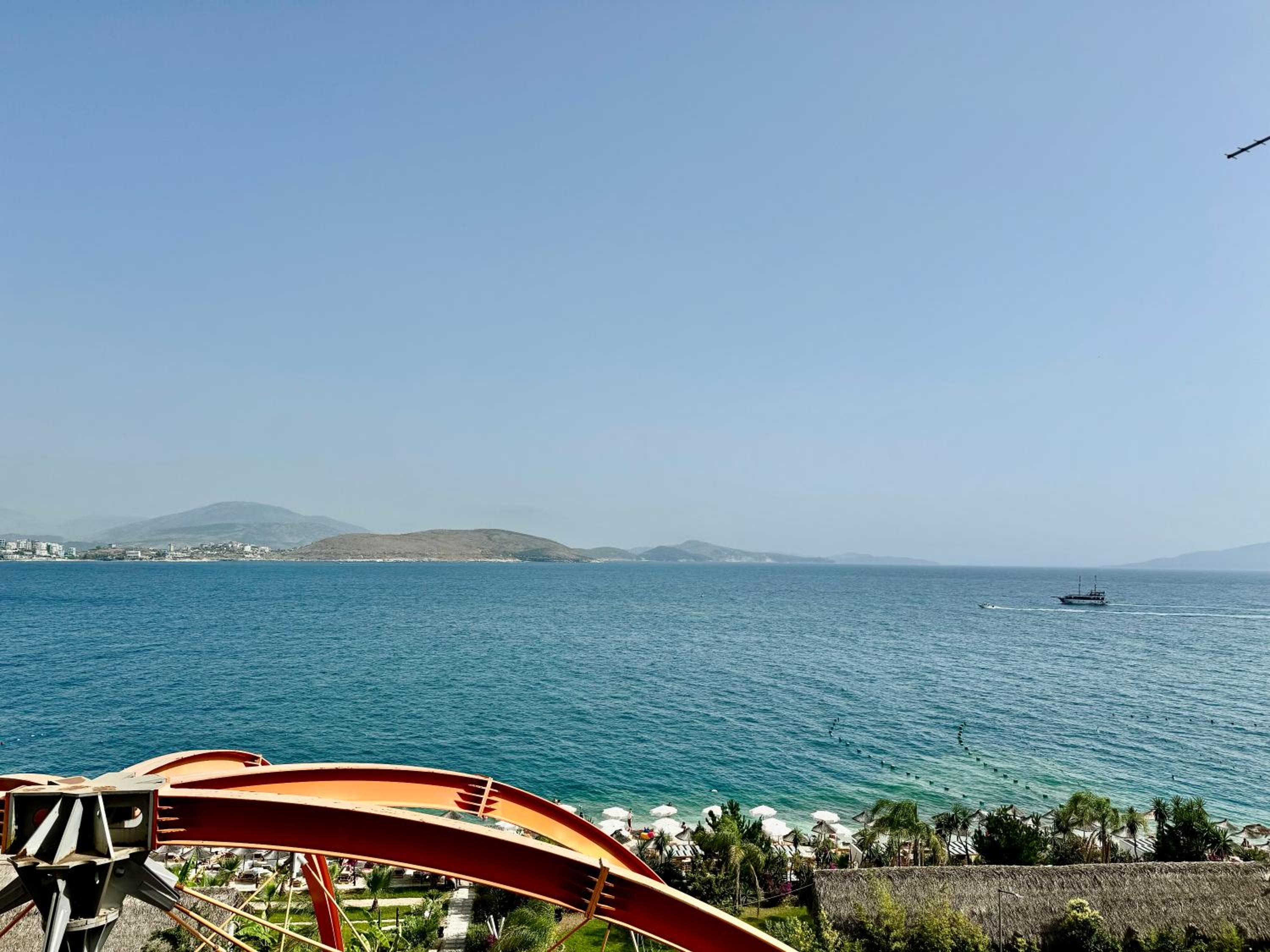 Red Infinity SeaView Apartment Saranda