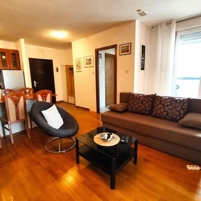 Apartment Riposo with FREE parking - near the beach