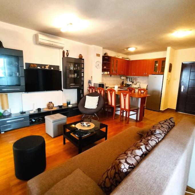 Apartment Riposo with FREE parking - near the beach