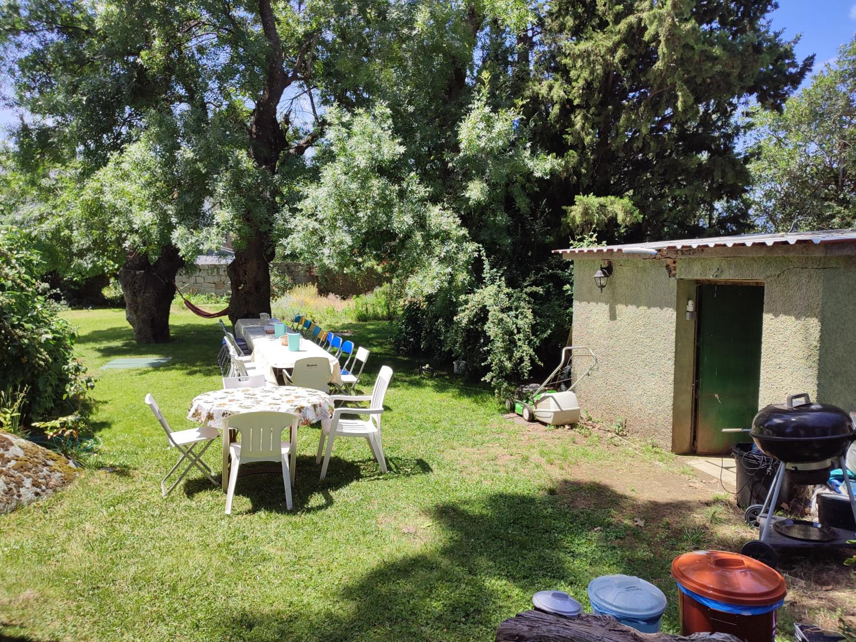 Preciosa cabaña con jardín y barbacoa