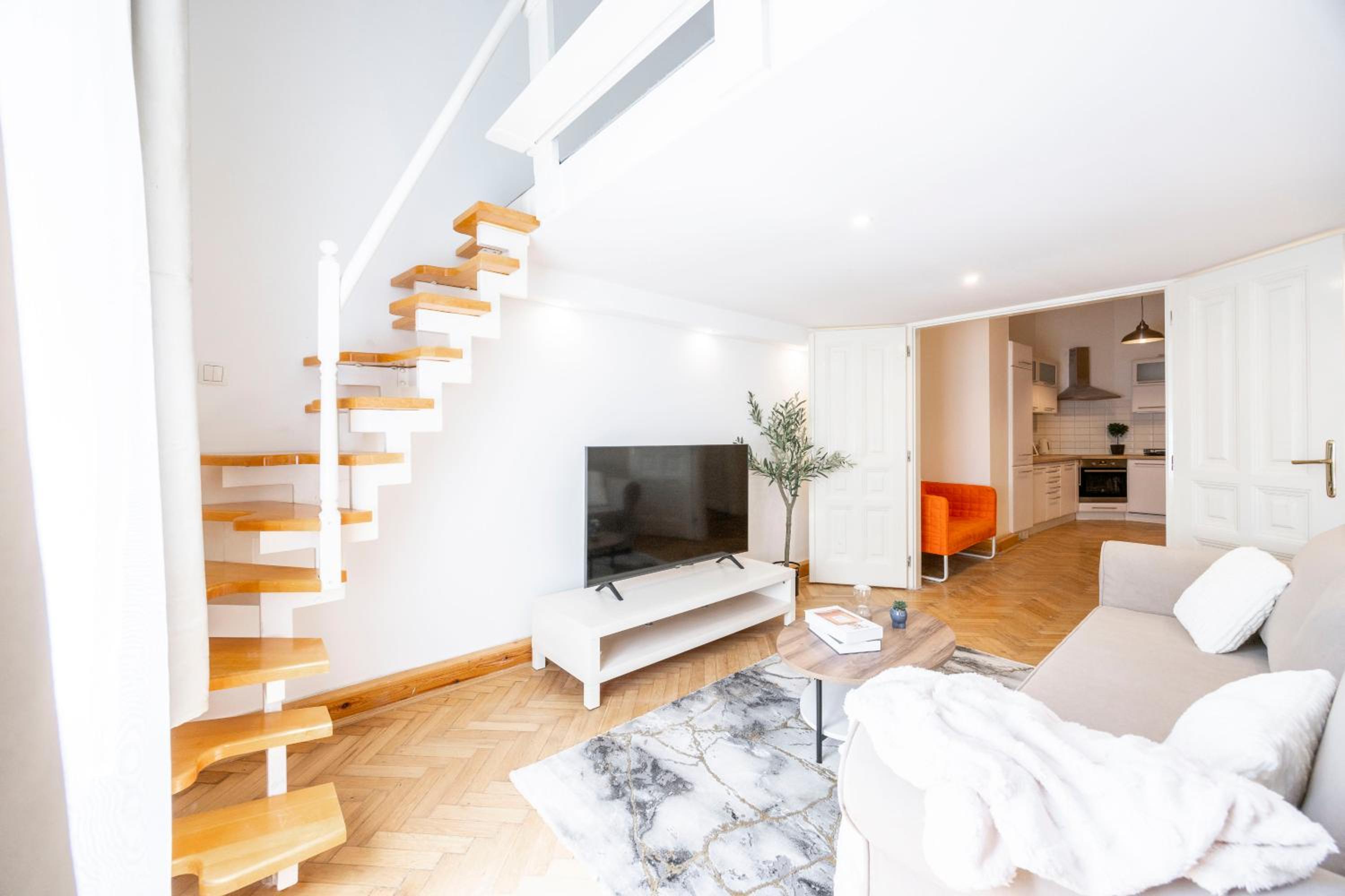 Fabulous Central Dream Home & Retreat view 2