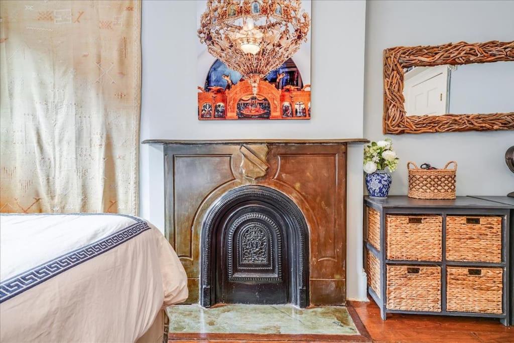 Artist Residence 3 Bedroom Brownstone