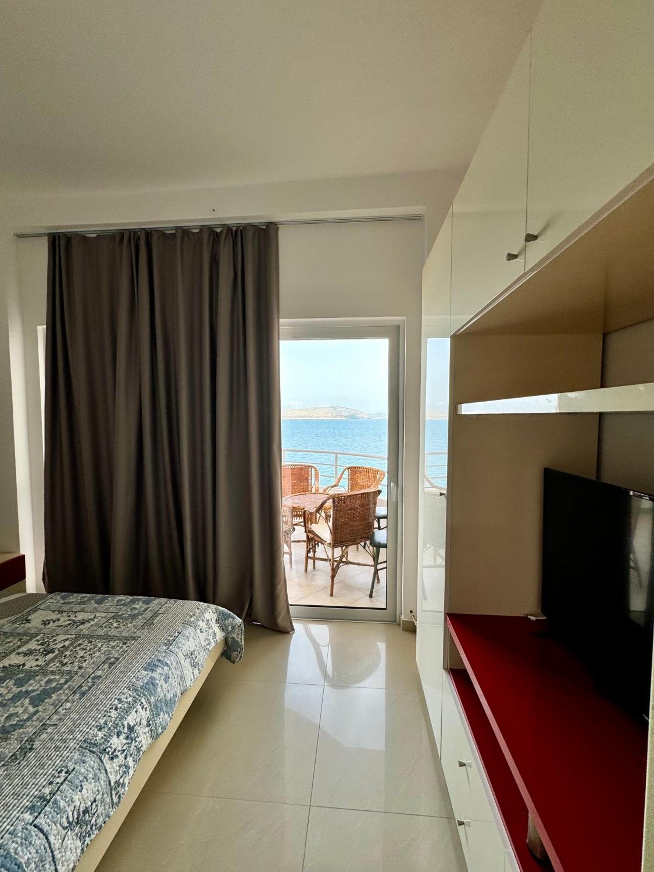 Blue Deluxe Apartment Saranda