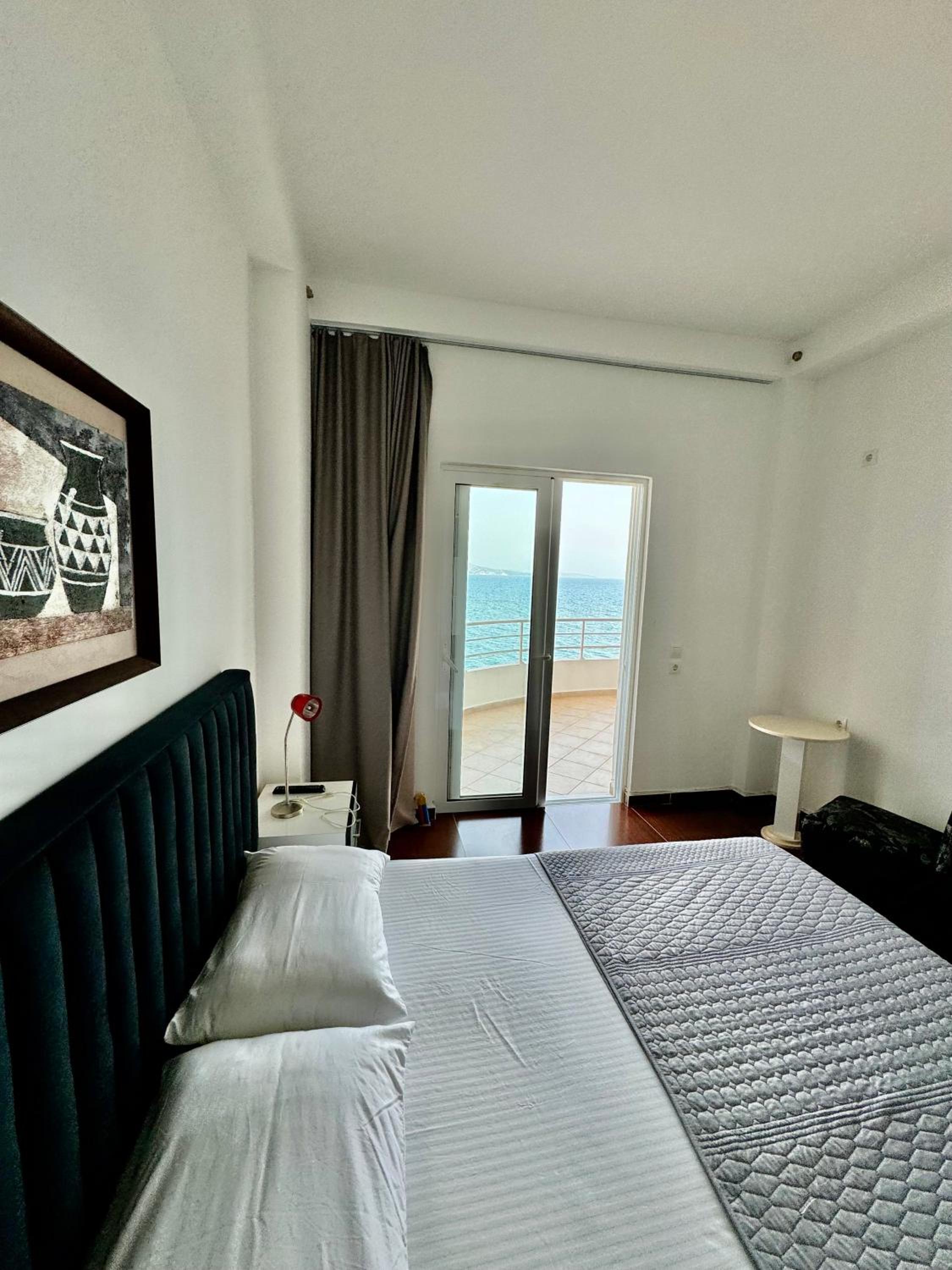 Blue Deluxe Apartment Saranda