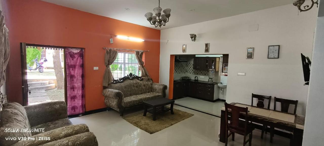 kolahalam homestay