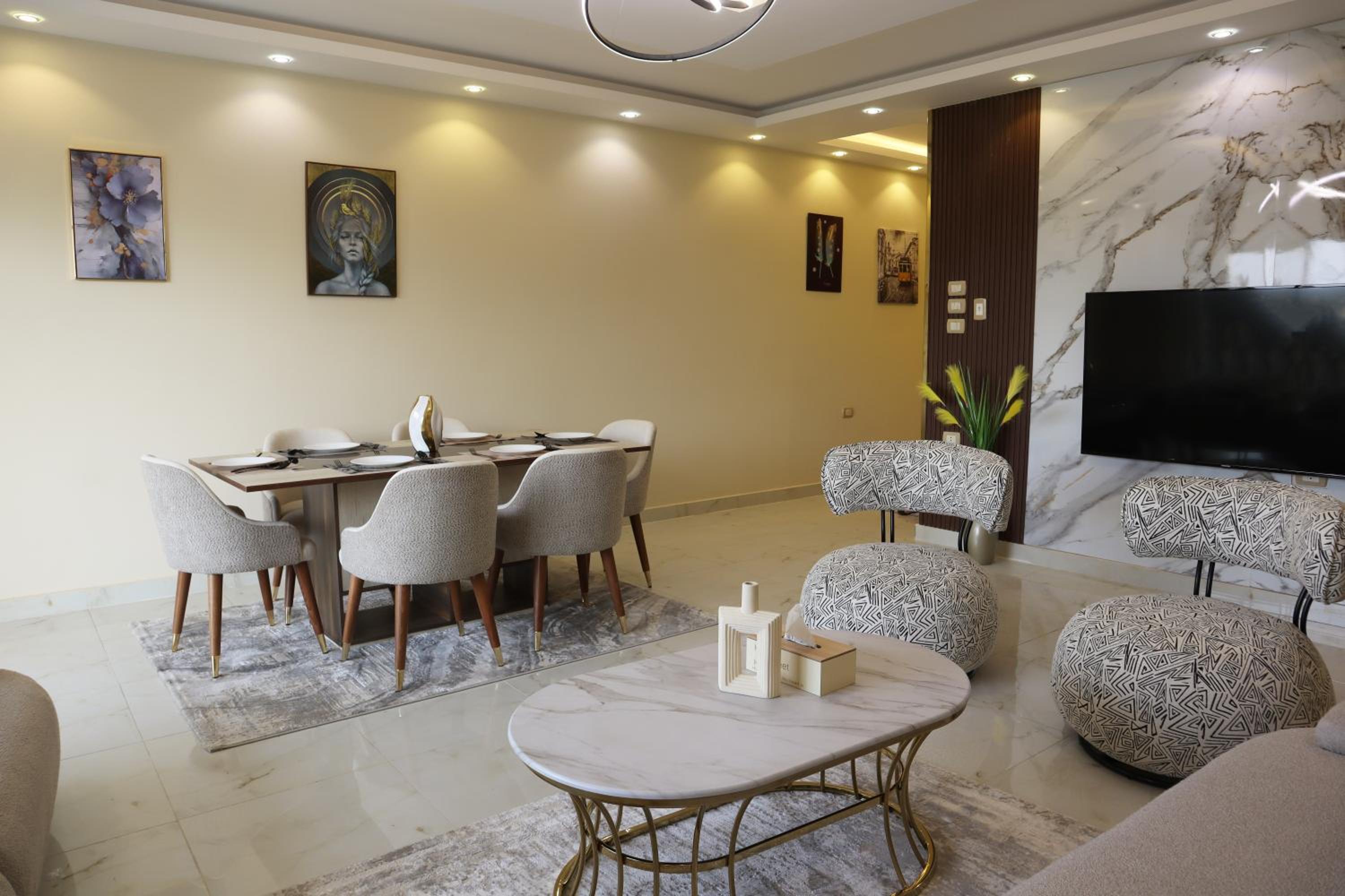 Luxurios 2 Bedrooms Apartment in Lake View Residence