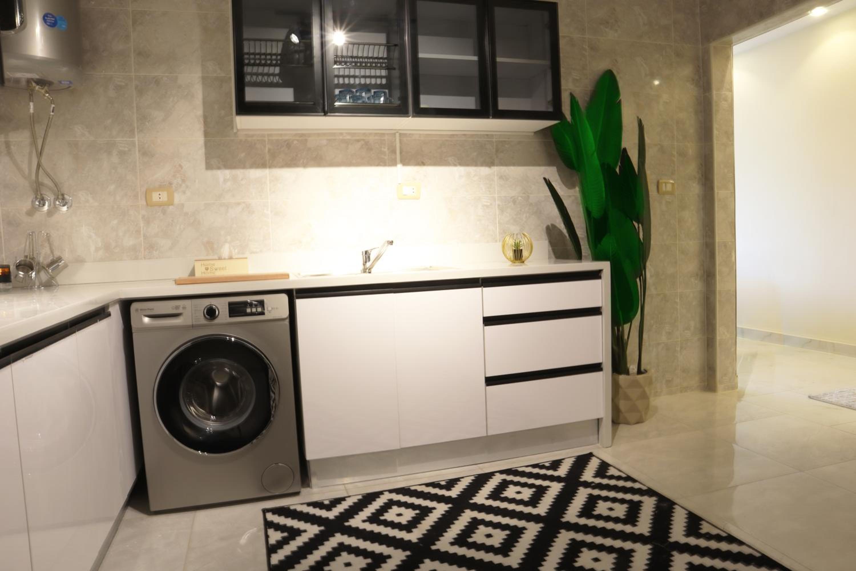 Luxurios 2 Bedrooms Apartment in Lake View Residence