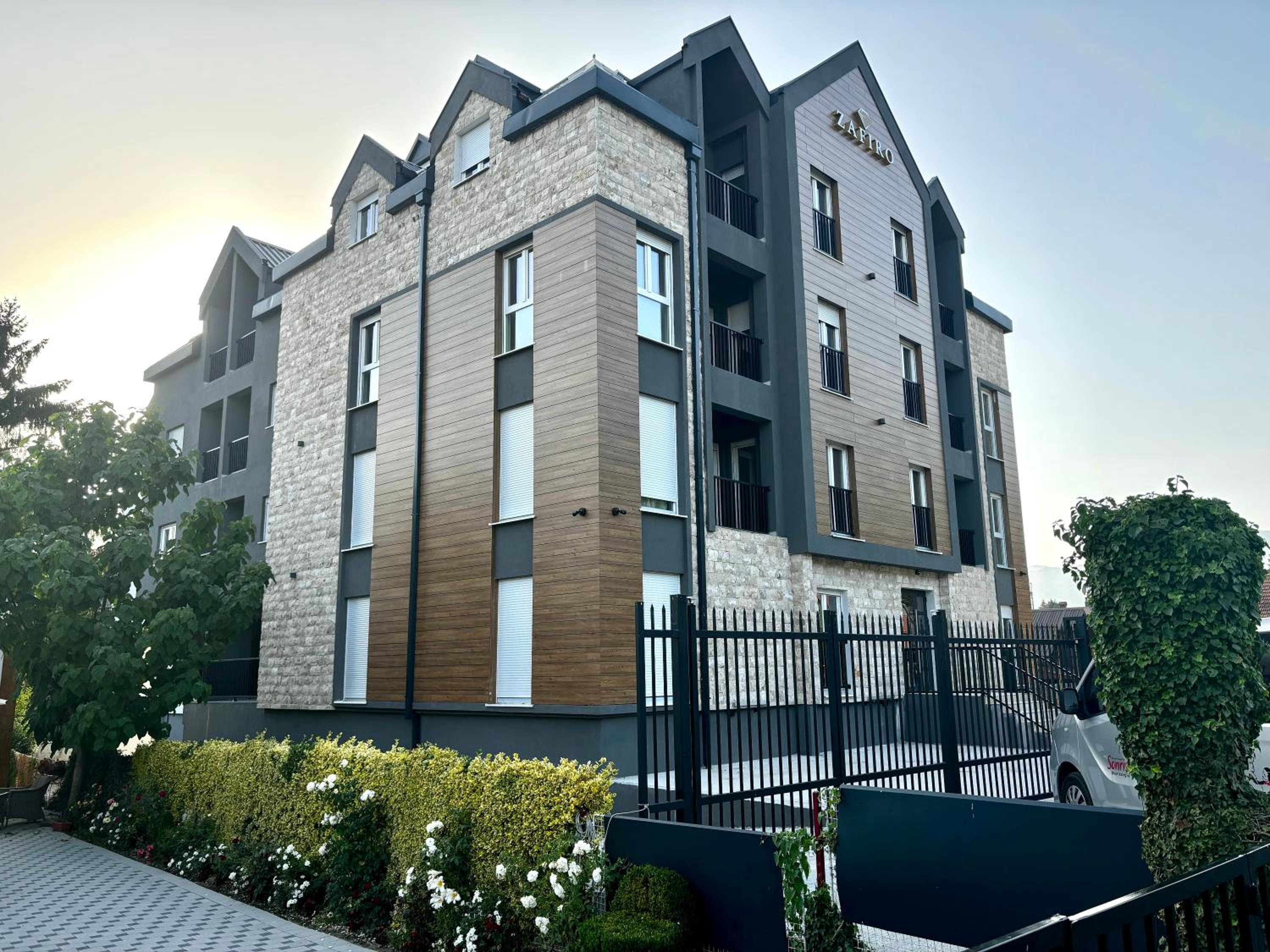 Zafiro Apartment