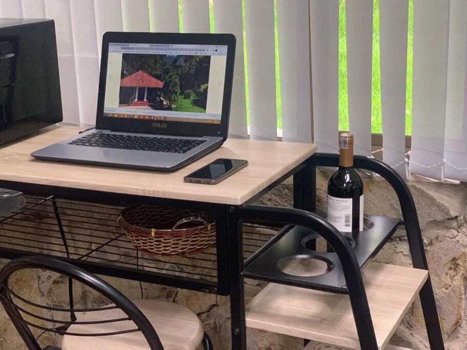 Acogedora casa de huéspedes en Pasto con chimenea interior