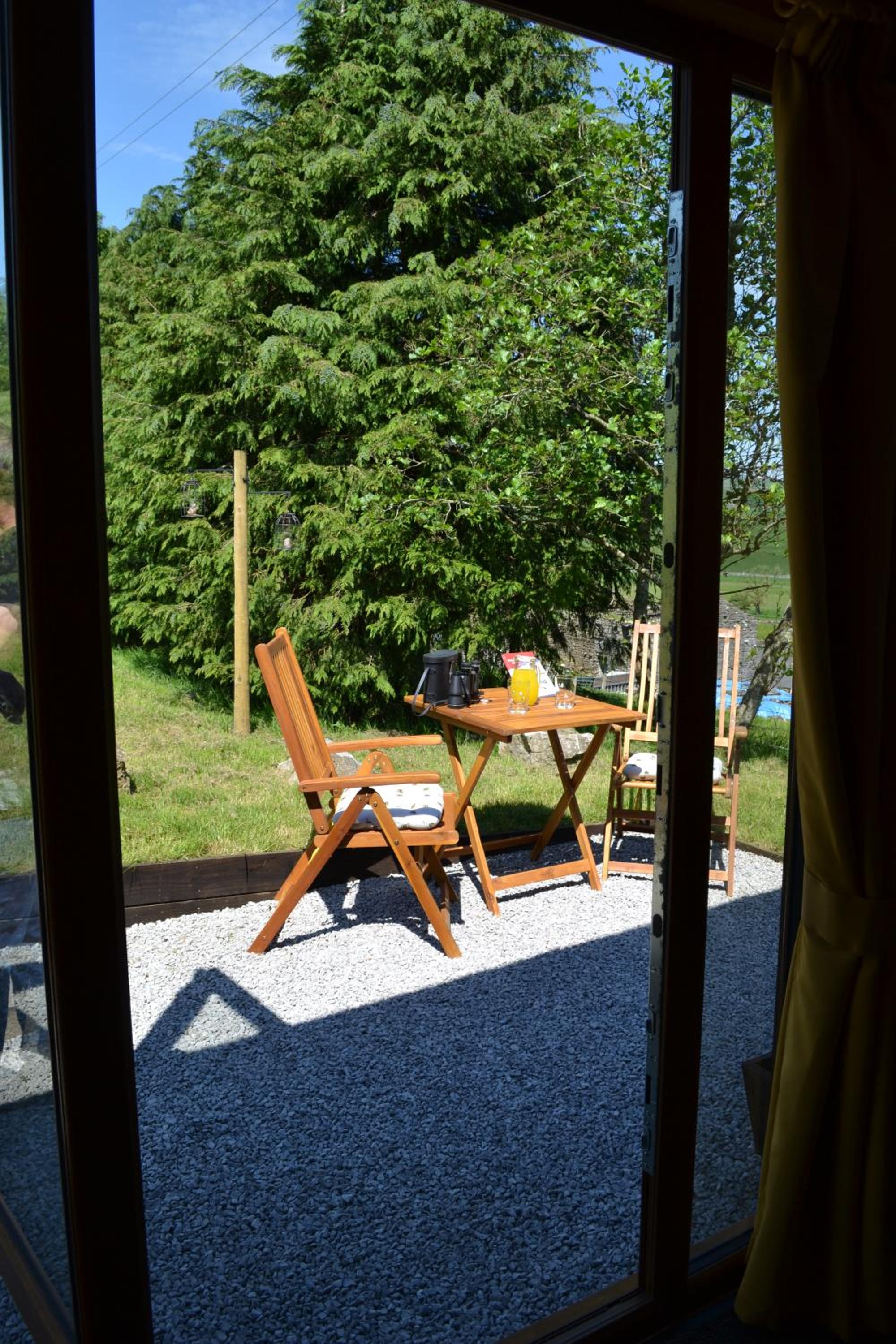 The Hive Lodge Cabin with 3 peak views, Ribblehead, Settle view 2