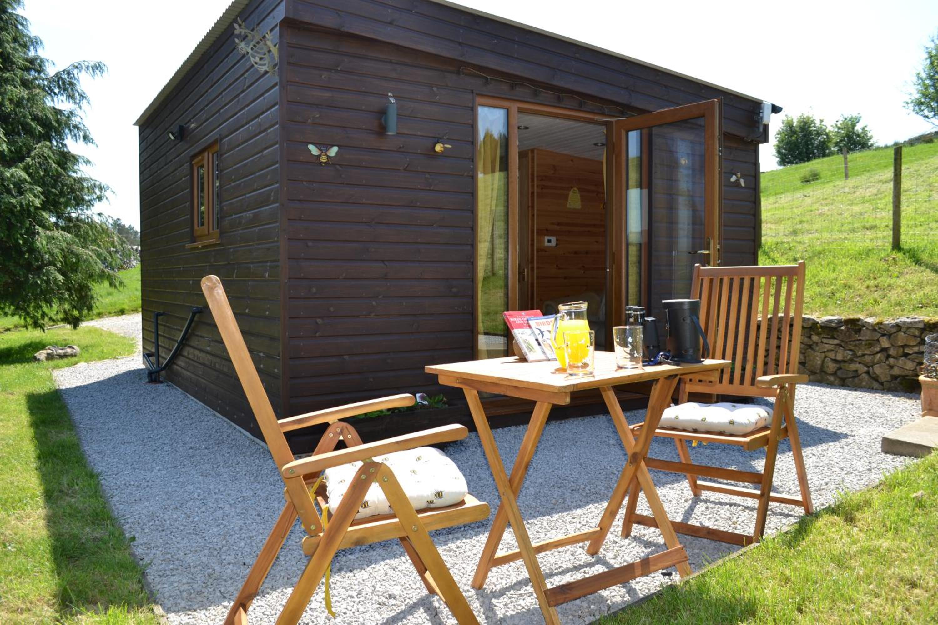 The Hive Lodge Cabin with 3 peak views, Ribblehead, Settle view 5