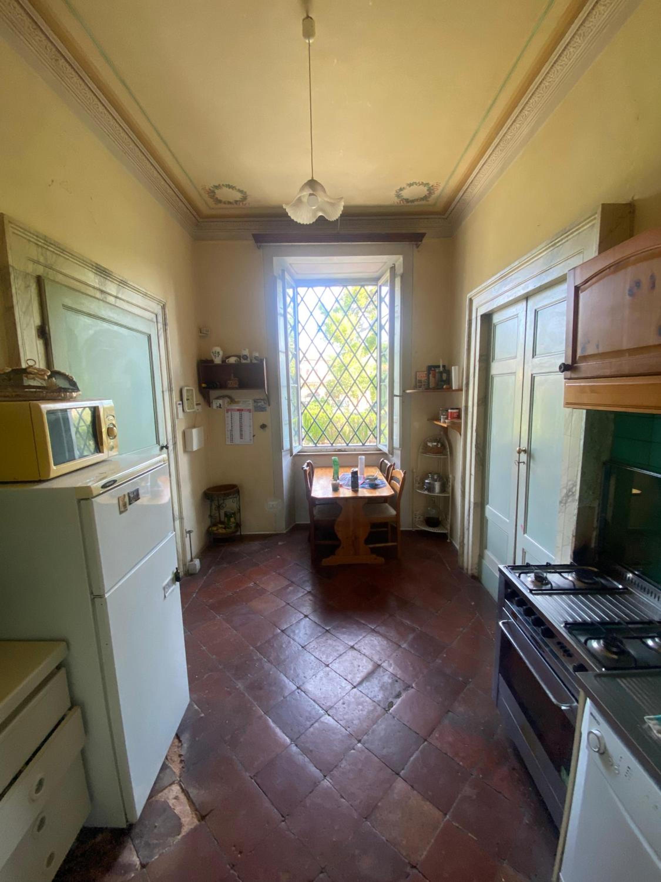 B&B in an 1800s Frescoed Villa with Panoramic Solarium and Historic Park - Villa Mastrangelo photo 2