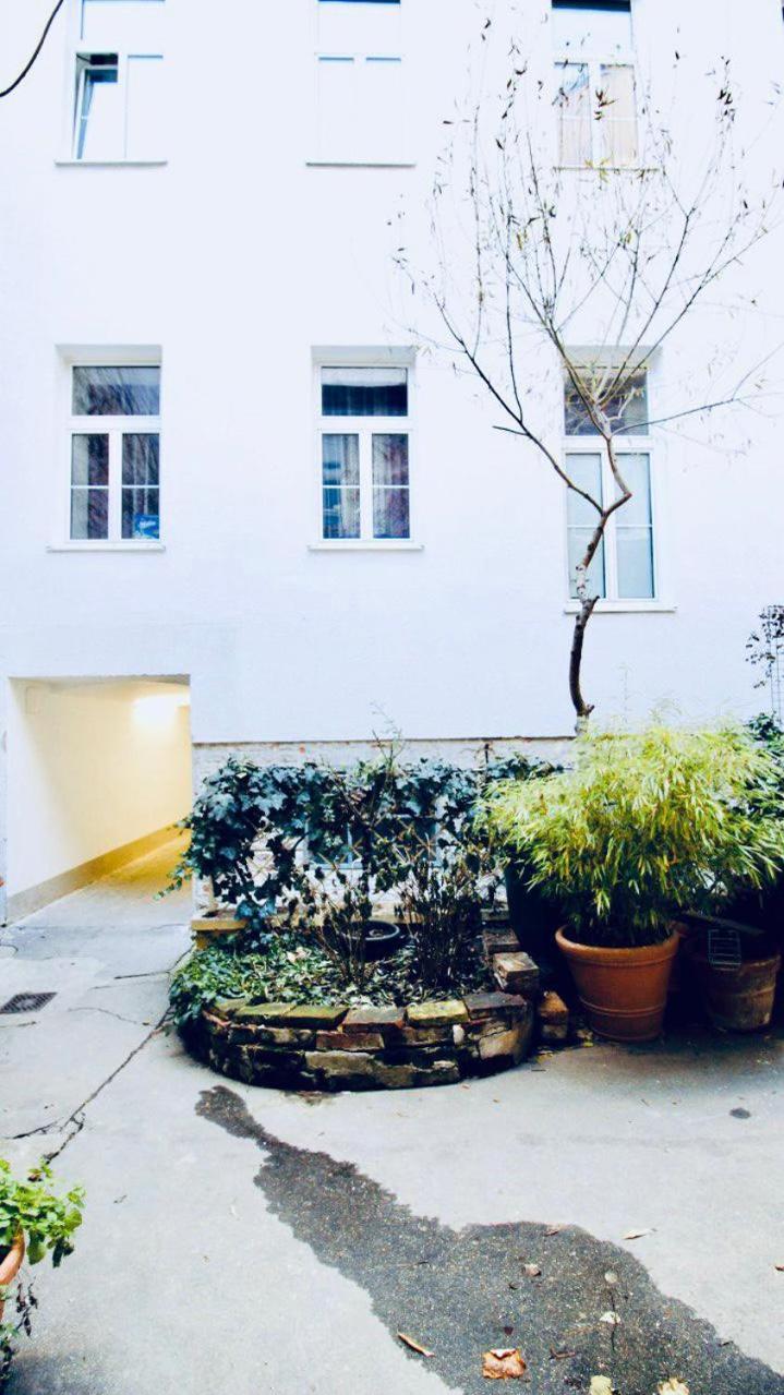 Spacious 2BR 1LR Apt 10 Min to St Stephen