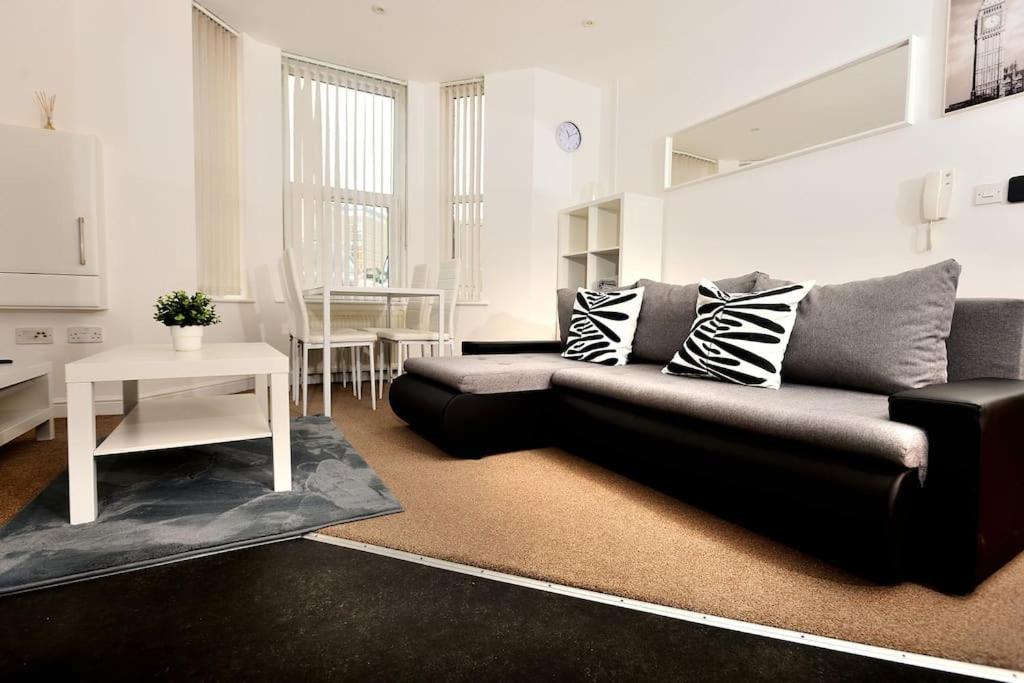Urban Pearl - Modern 1 bed Flat view 3
