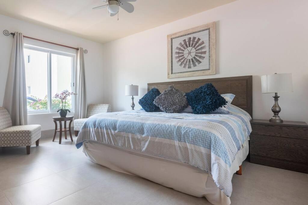 Stunning condo in excellent location