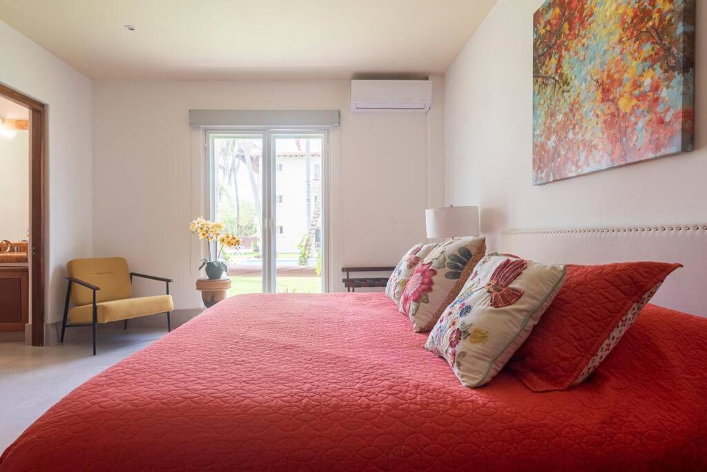 Stunning condo in excellent location