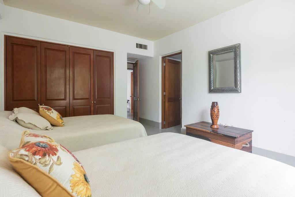 Stunning condo in excellent location