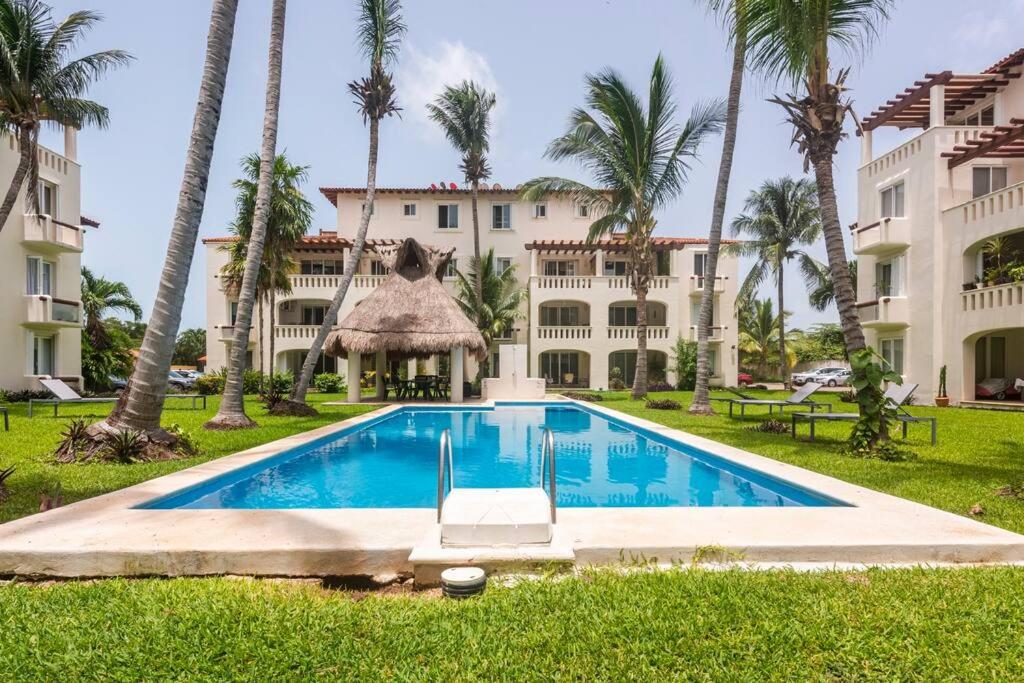 Stunning condo in excellent location