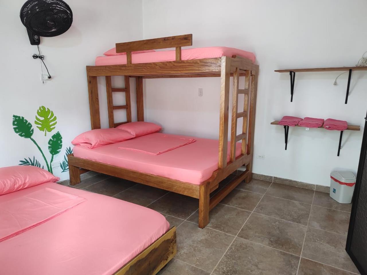 Hostal Rojoyale