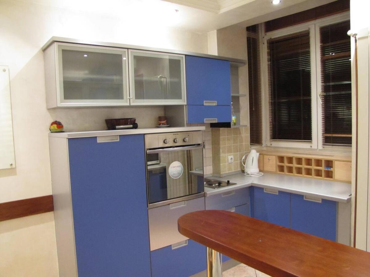 Central Belgrade apartment with jacuzzi bath view 4