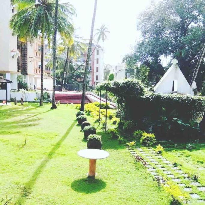 Cosy-vibes 2bhk High Speed Wi-fi near Baga beach view 4