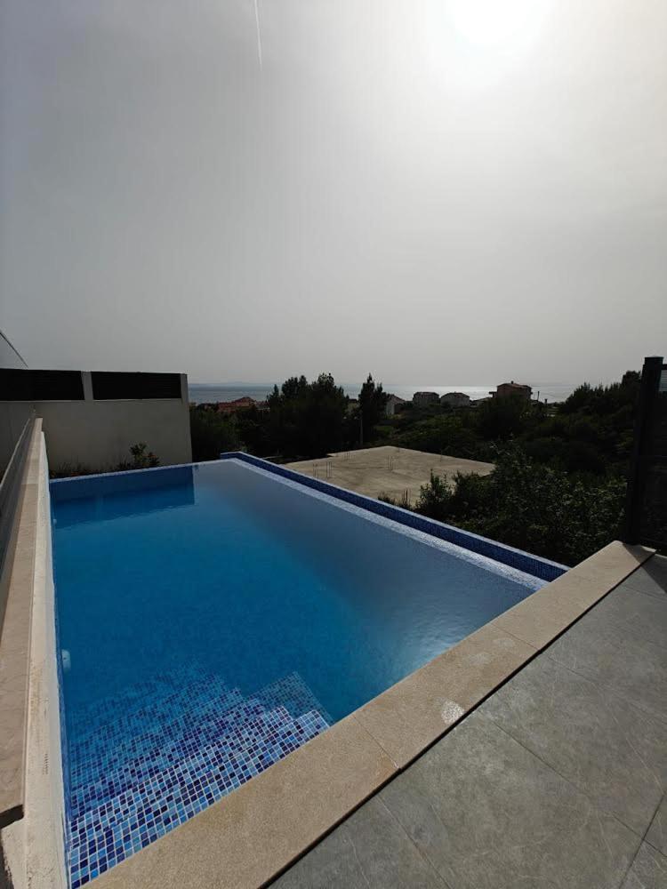 Villa Diva DI with private pool and jacuzzi view 3