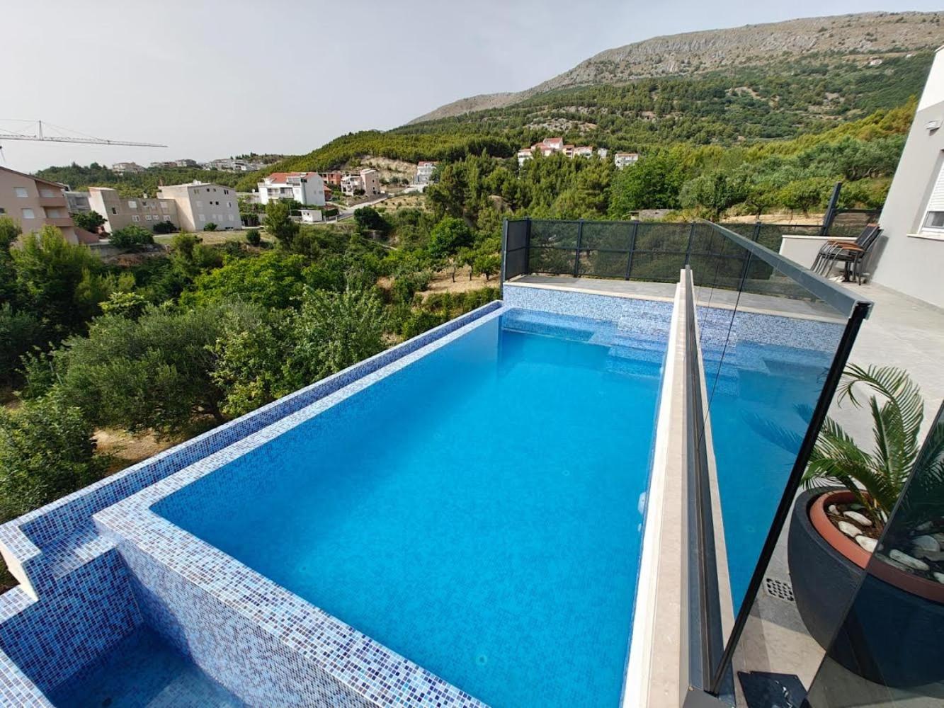Villa Diva DI with private pool and jacuzzi view 2